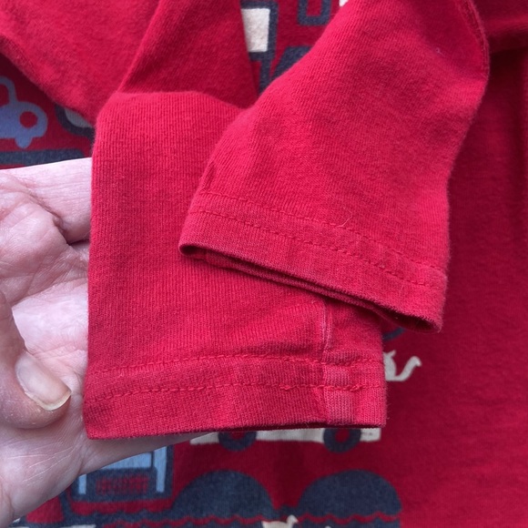 Tea Collection Red City Scene 18-24M LS Tee Unisex - Picture 5 of 6